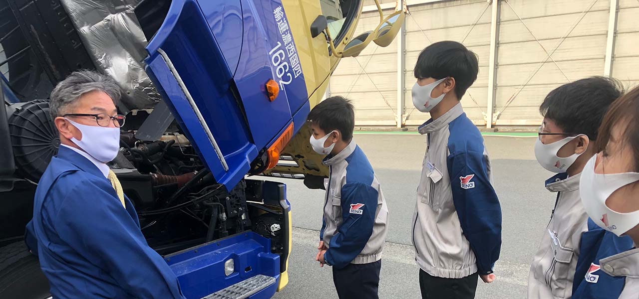 会社見学会の様子